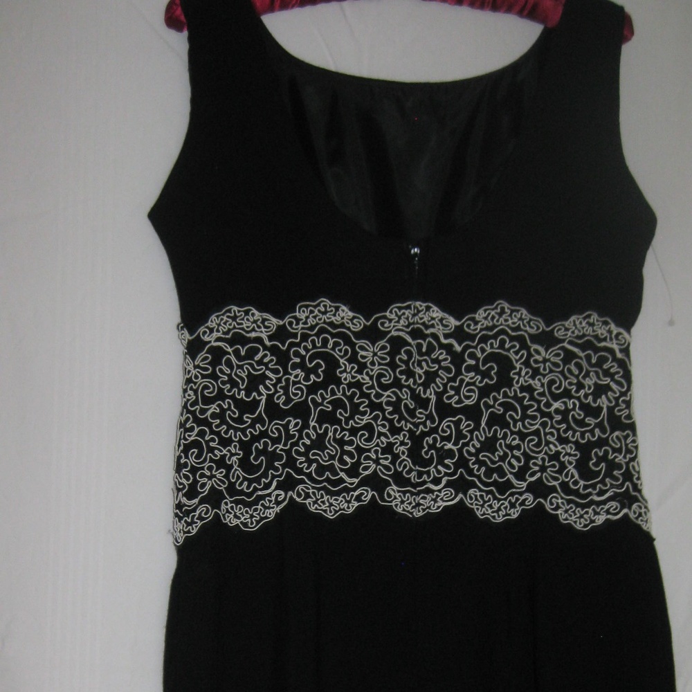 Dress - Picture 2 of 2